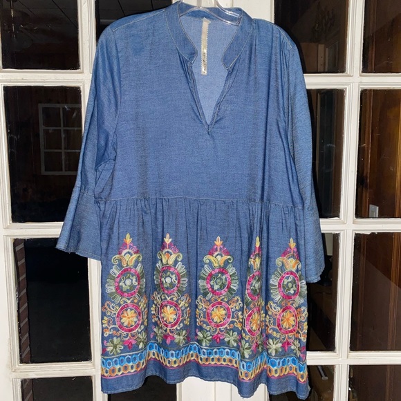 Uncle Frank Tops - Uncle Frank embroidered top. Size XL